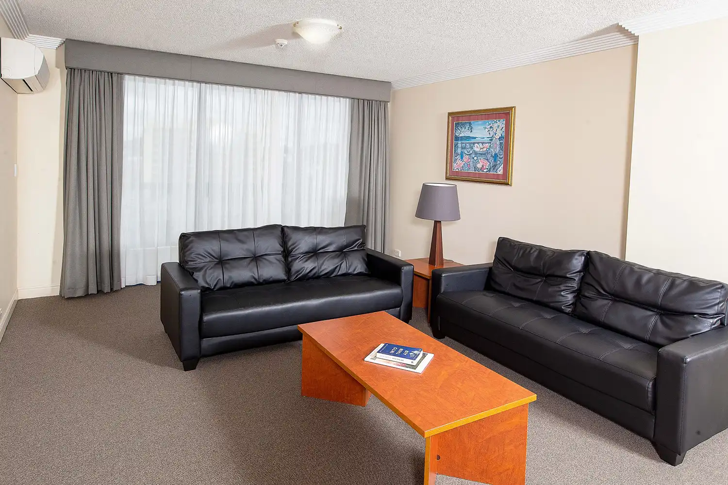 Springwood Tower Apartment Hotel - Lounge and Table Room